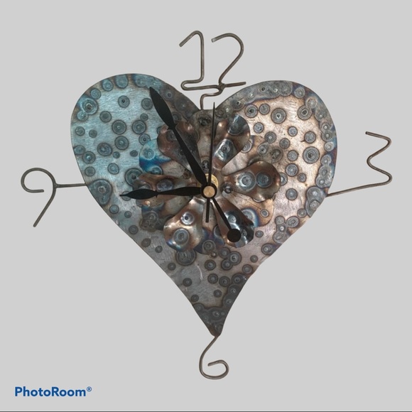 Custom Made/Heart Shaped Clock - Picture 1 of 5